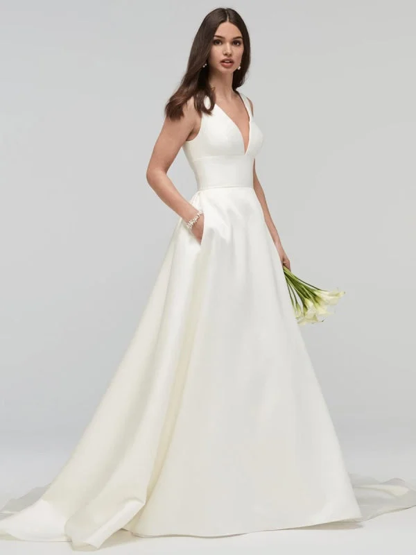 Ivory A-Line Wedding Dresses With Train Sleeveless Pockets V-Neck Backless Satin Fabric Long Bridal Gowns Lace Wedding Gown