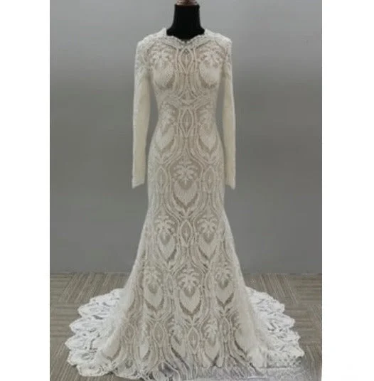 Vintage Lace Boho Wedding Dress With Long Scalloped Train Beautiful Lace Gown