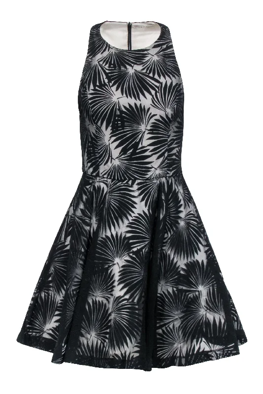 Alice & Olivia - Black Sleeveless Racerback Leaf Print Dress Sz 6 Minimalist unclassified dresses