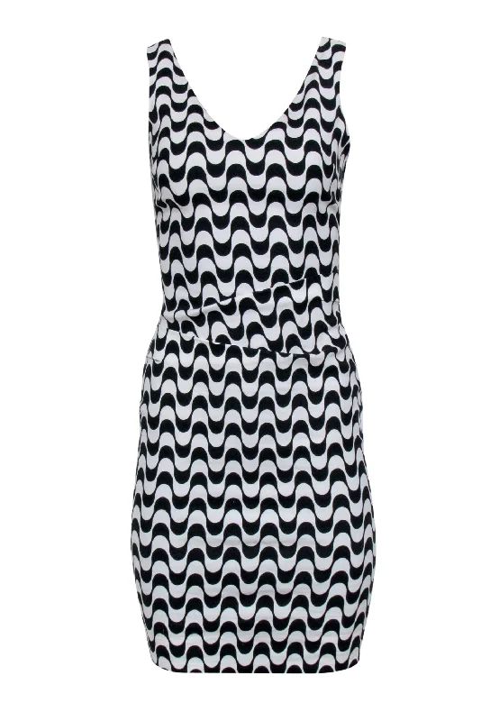 Nicole Miller - Retro Black & White Sleeveless Tuck Waist Dress Sz 2 Petite unclassified dresses